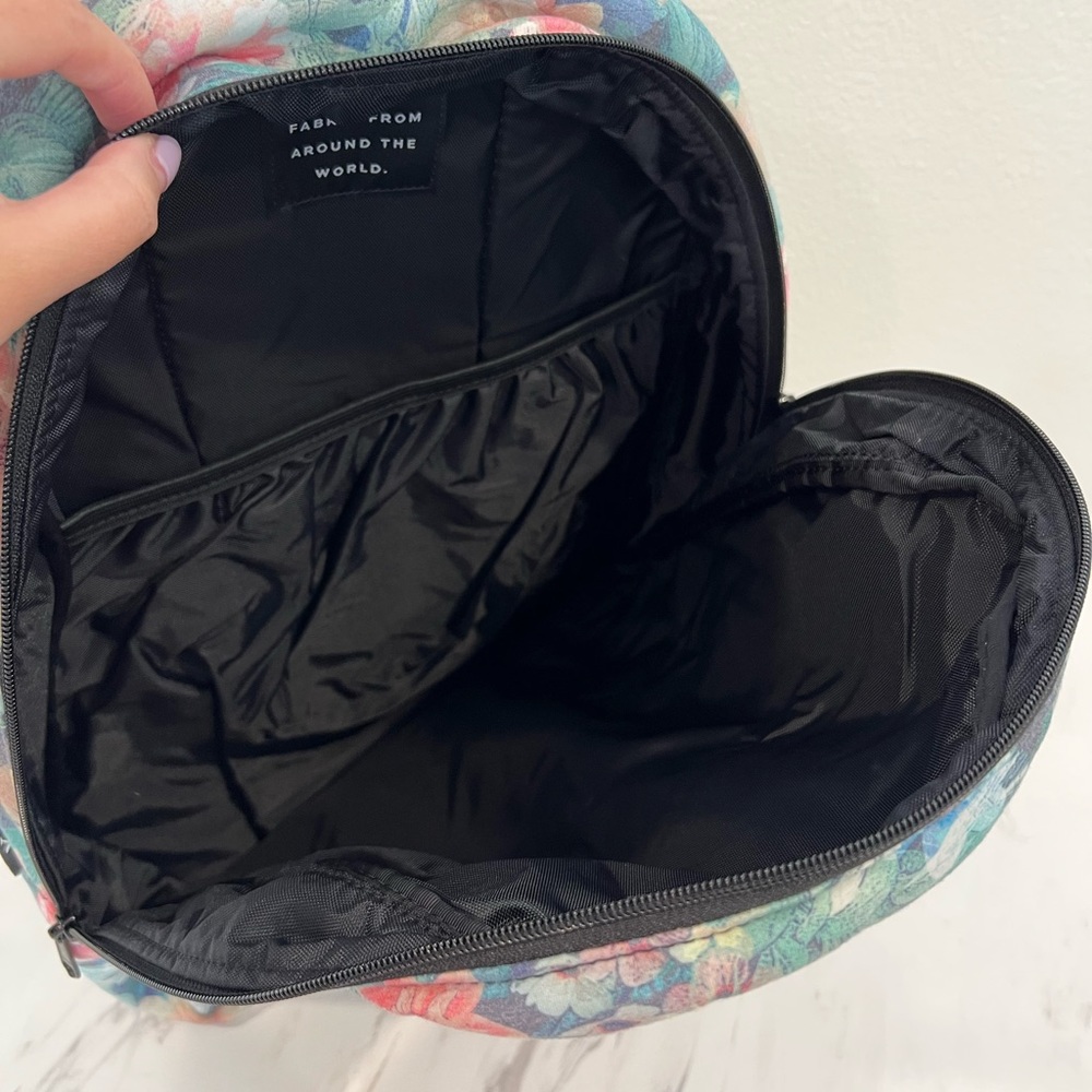 ๐ Serengetee Floral Backpack - Picture 4 of 5